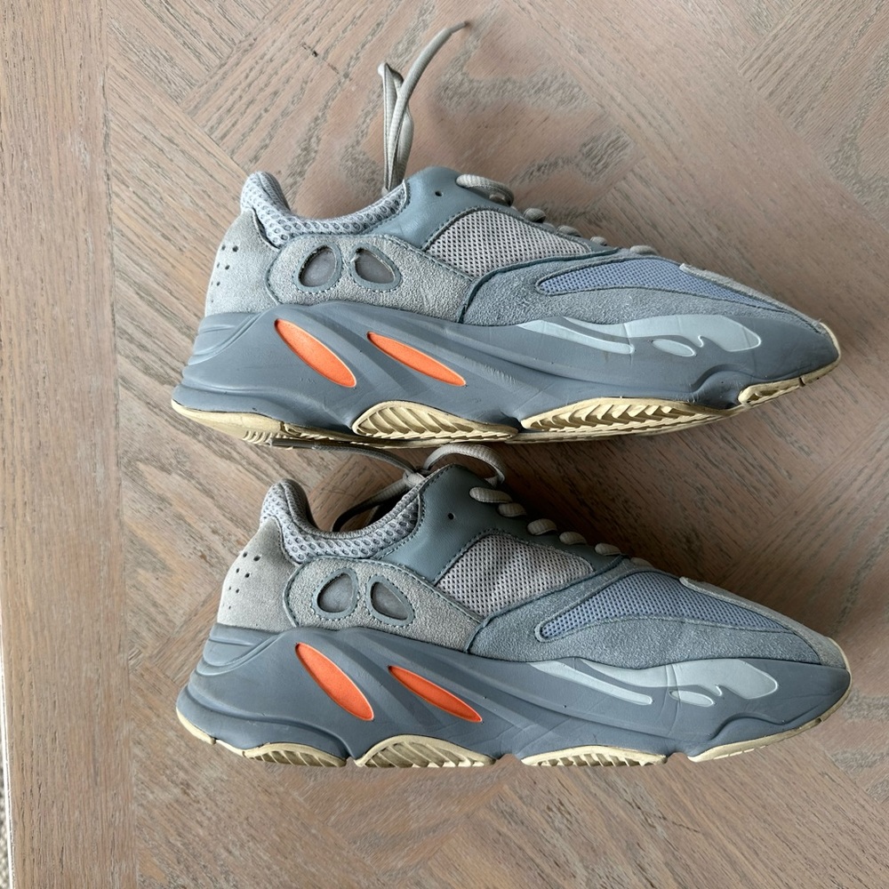 Yeezy boost 700 - Picture 3 of 8